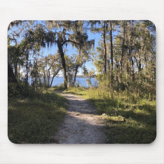 Trail bij de rivier muismat (Voorkant)