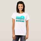 Trail Running im blauen Sonnenuntergang mit Wald T-shirt (Voorkant volledig)