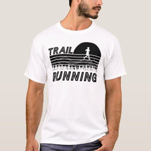 Trail Running im Sonnenuntergang mit Bergen  T-shirt (Voorkant)