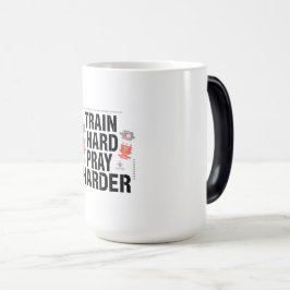 Train Hard, Bid Harder – Christelijke Fitness Moti Magische Mok