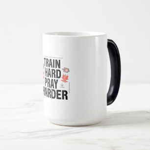 Train Hard, Bid Harder – Christelijke Fitness Moti Magische Mok