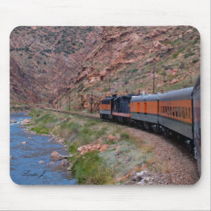 Train in a Gorge Mousepad Muismat