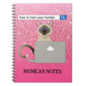 Train je menselijke grappige siamese kat roze glit notitieboek (Voorkant)