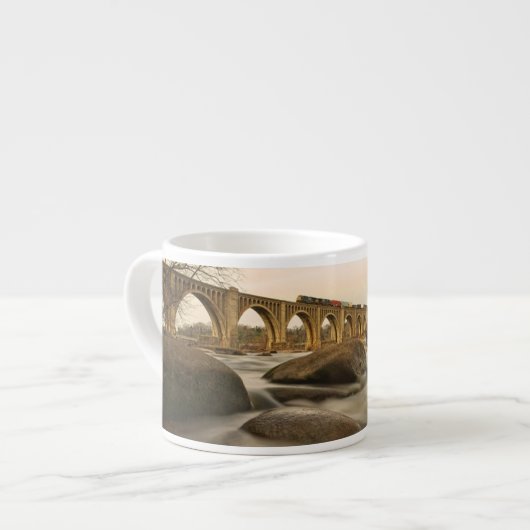 Train over James River Espresso Kop (Links)