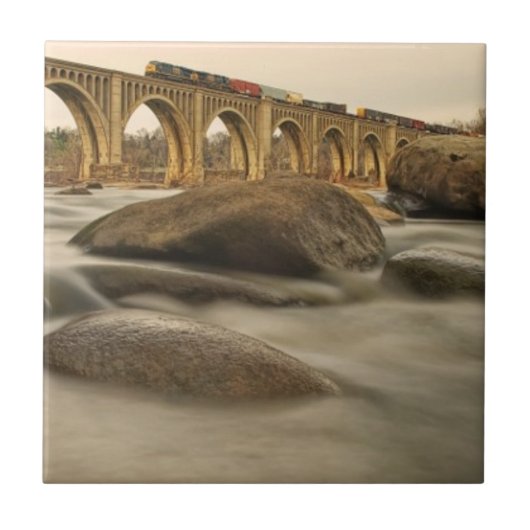 Train over James River Tegeltje (Voorkant)