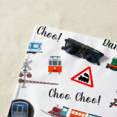 Train Pattern Little Boy First Name Choo Kinder Strandlaken (In situ)