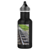 Train Tracks Along Grass Closeup Waterfles (Rechts)