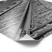 Train-tracks met zwarte en witte curve foto afdruk (Hoek)