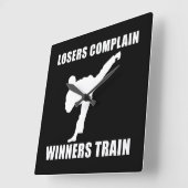 Train voor krijgswinnaars vierkante klok (Hoek)