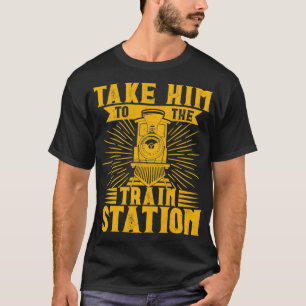 Train voor mannen die hem naar de treinstation bre t-shirt