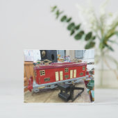 Train-wagen met rood model briefkaart (Staand voorkant)