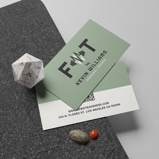 Trainer voor groene, zwarte en witte fitness visitekaartje