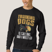 Training Dogs Is Calling & I Must Go Retro   Prese Trui (Voorkant)