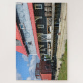 Trainingsdepot met oude vaten legpuzzel (Verticaal)