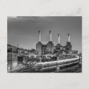 Trains pass Battersea Power Station, Londen Briefkaart