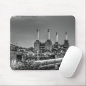 Trains pass Battersea Power Station, Londen Muismat (Met muis)