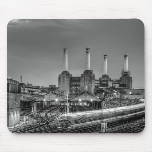 Trains pass Battersea Power Station, Londen Muismat (Voorkant)