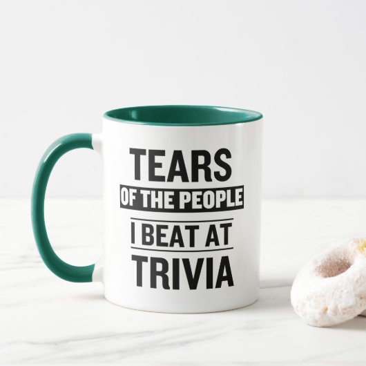 Tranen van de Mensen die ik Versloeg bij Trivia Mok (Met donut)