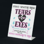 Tranen van mijn Exes-Funny Bridal/Bachelorette Par Reclamebord Met Voetstuk<br><div class="desc">Tranen van mijn Exes-Funny Signature-Drink in Roze,  Zwart en Blauw (voor de tranen) Gebroken zwart hart gecentreerd met huilende tranen in twee blauwe martini-glazen. Pas je eigen tekst aan. Geweldig voor vrijgezellenfeest,  bachelorette of echtscheidingspartij. ©2023 Miss Sassy Party Design</div>
