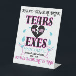 Tranen van mijn Exes-Funny Bridal/Bachelorette Par Reclamebord Met Voetstuk<br><div class="desc">Tranen van mijn Exes-Funny Signature-Drink in Roze,  Zwart en Blauw (voor de tranen) Gebroken zwart hart gecentreerd met huilende tranen in twee blauwe martini-glazen. Pas je eigen tekst aan. Geweldig voor vrijgezellenfeest,  bachelorette of echtscheidingspartij. ©2023 Miss Sassy Party Design</div>