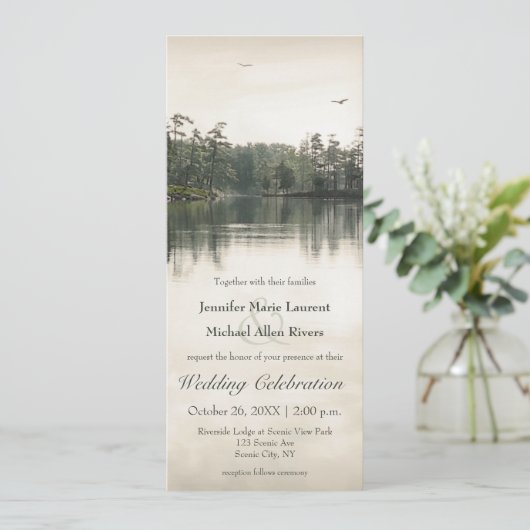 Tranquil rustieke Lake Reflectie Slanke bruiloft Kaart (Staand voorkant)