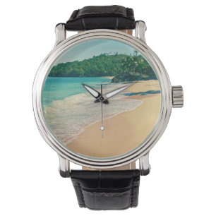 Tranquil Tropical Island Beach Horloge