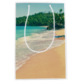 Tranquil Tropical Island Beach Medium Cadeauzakje (Voorkant)