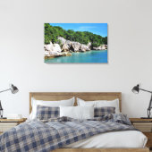 Tranquil Tropische kustlijn met grotten Canvas Afdruk (Insitu (Slaapkamer))