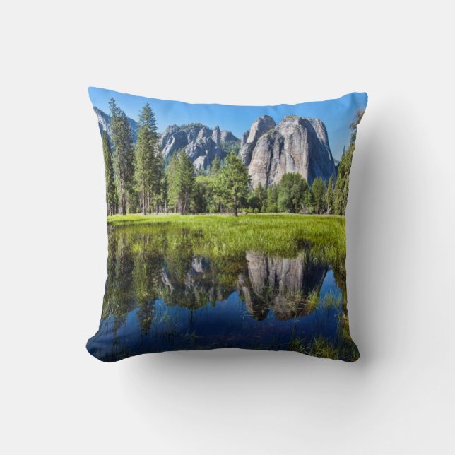 Tranquiliteit in yosemite kussen (Voorkant)