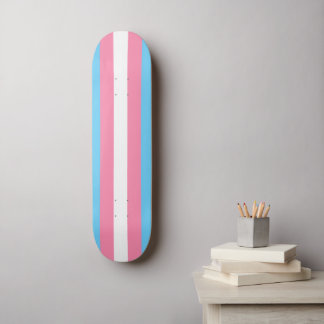 Trans vlag op skateboard