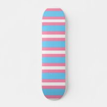 trans vlag patroon op skateboard