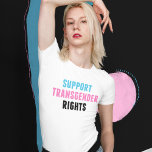 Transactivist ondersteunt transgenderrechten t-shirt<br><div class="desc">Steun voor Transgender Rights Trans Ally t-shirt. De vlag van Transgender Pride kleuren met een ondersteunende citaat op een koele citaat voor de gemeenschap.</div>