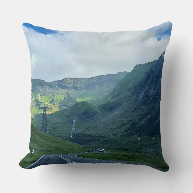 Transfagarasan Weg – Carpathische Bergprint Kussen (Voorkant)
