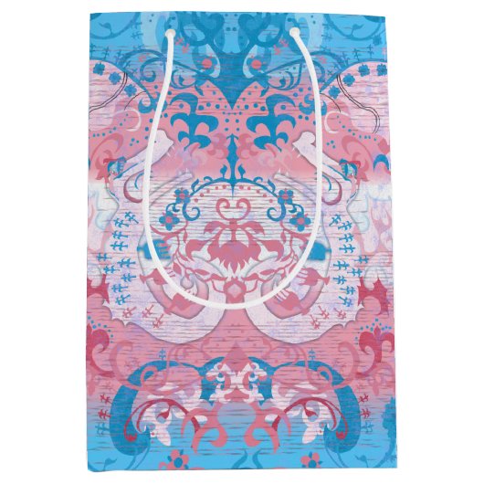 Transgender Dragon Damask - Trans Pride Flag Kleur Medium Cadeauzakje (Voorkant)