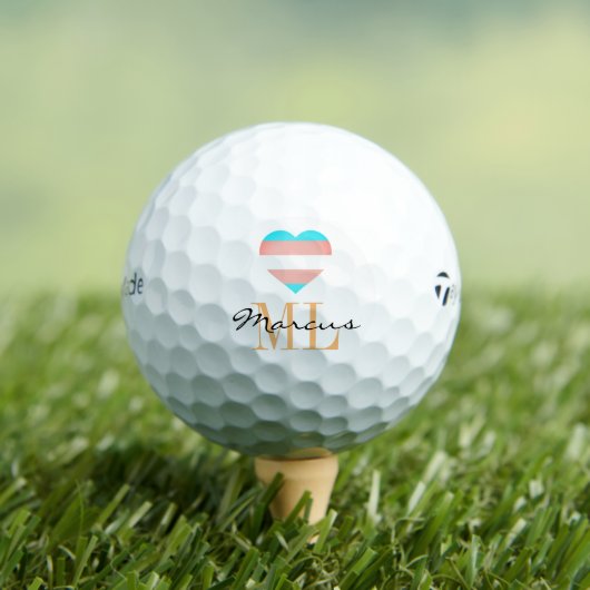 Transgender Flag, Heart & Pride Golf monogrammen Golfballen (Insitu Shirt)