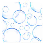 Transparante blauwe zeepbellen