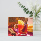 Transparante kop thee met citrusvruchten, kaneel briefkaart (Staand voorkant)