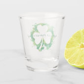 Transparante Shamrock met Spletters voor groene ve Shot Glas (Achterkant)