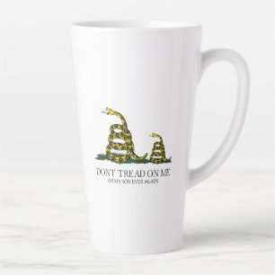 Trap niet op mij of mijn zoon Gadsden-vlag-meme Latte Mok