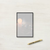 Trappist-1's zeven planeten in een baan rond de st post-it® notes (Op bureau)