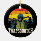 Trapsquatch Bigfoot Funny Clay Trap Schieten Manne Keramisch Ornament (Achterkant)