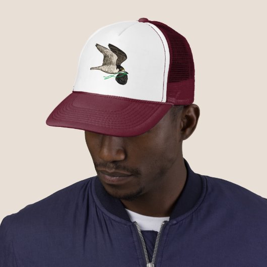 Trash Falcons Officiële Trucker Hoed - Maroon Trucker Pet (In situ)