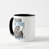 Trash Fishin' Expert Raccoon Mok (Voorkant links)