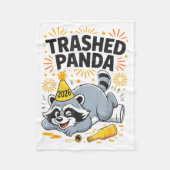 Trashed Panda New Year 2026 Funny Drunk Raccoon  Fleece Deken (Voorkant)