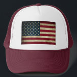 Traucker Hat/Amerikaanse vlag Trucker Pet<br><div class="desc">Wil je je team vrolijken, je merk promoten of gewoon de zon uit je ogen houden? Onze aangepaste petten zijn de perfecte manier om aan al deze behoeften en nog veel meer te voldoen. Pas de voorzijde aan met een logo, ontwerp of tekst en creëer een essentieel accessoire dat u...</div>