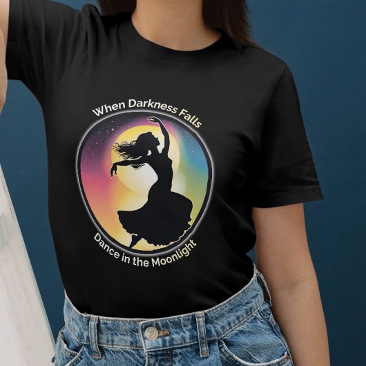 Traum der tanzenden Frau bei Mondschein T-shirt