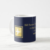 Travel-agent met gouden omhulling koffiemok (Voorkant links)