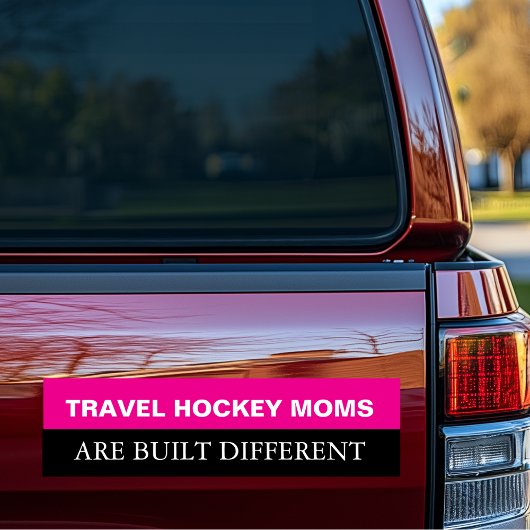 Travel Hockey Moms zijn anders gebouwd Bumpersticker