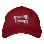 Travel Therapy Baseball Hat | Rood Geborduurde Pet (Voorkant)