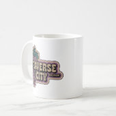 Traverse City 70s Retro Michigan  Druif Koffiemok (Voorkant links)